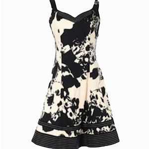 Nine West A-Line Cotton Spring or Summer Black🖤 & White Floral Dress👗, Size 8P